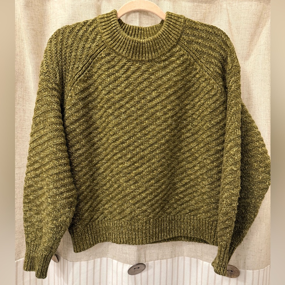 Universal Thread Olive Green Crew Neck Sweater